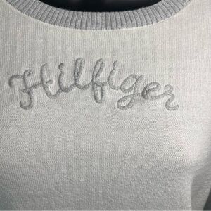 Women’s Crew Neck Sweater Size L – White & Light Gray Colorblock Soft Knit